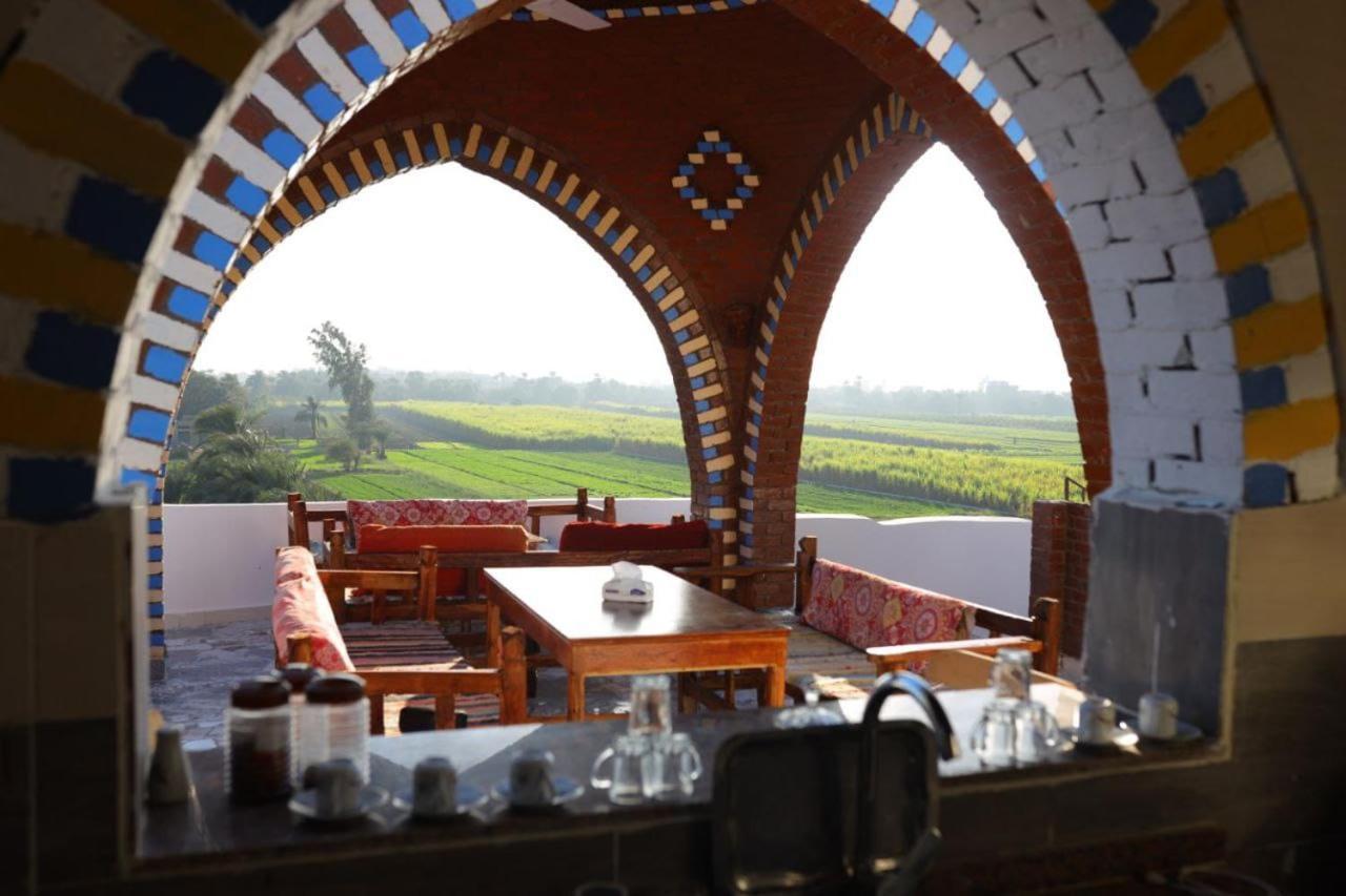 Quiet Gate Guest House Al Aqalitah Bagian luar foto