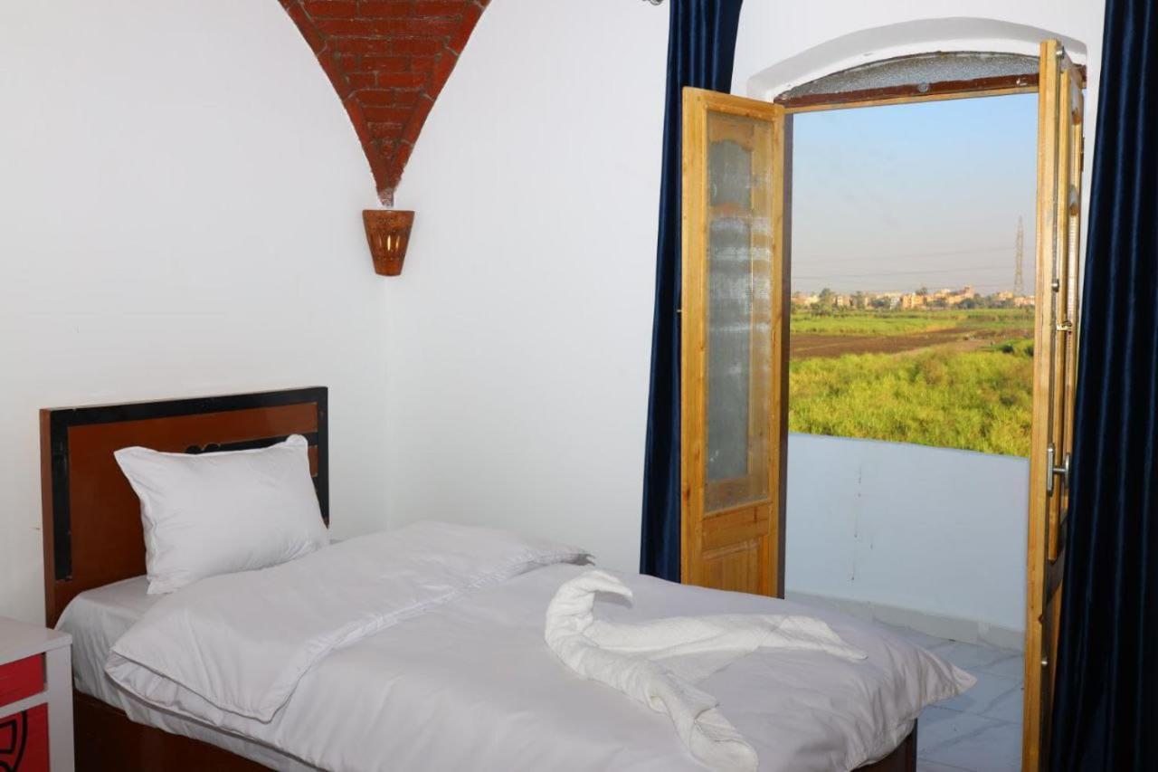 Quiet Gate Guest House Al Aqalitah Bagian luar foto