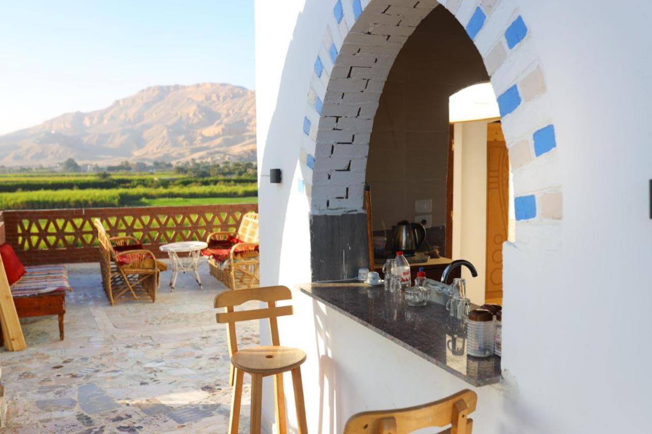 Quiet Gate Guest House Al Aqalitah Bagian luar foto