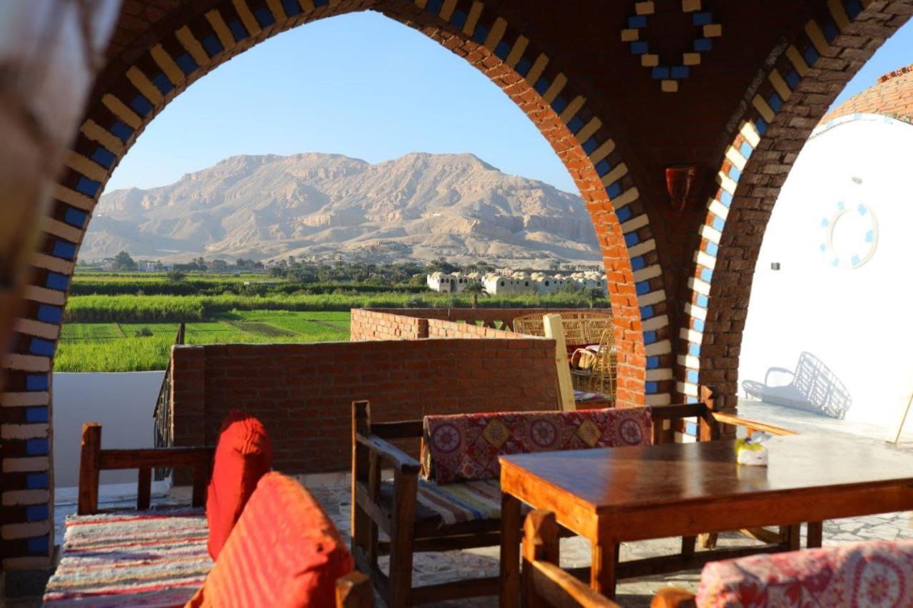 Quiet Gate Guest House Al Aqalitah Bagian luar foto