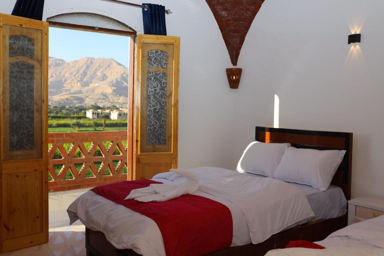 Quiet Gate Guest House Al Aqalitah Bagian luar foto