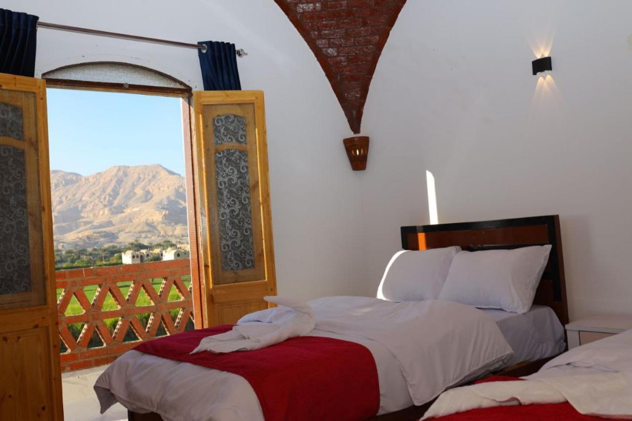Quiet Gate Guest House Al Aqalitah Bagian luar foto