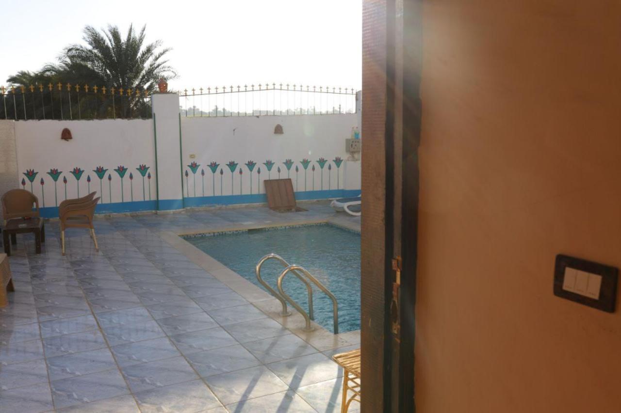 Quiet Gate Guest House Al Aqalitah Bagian luar foto