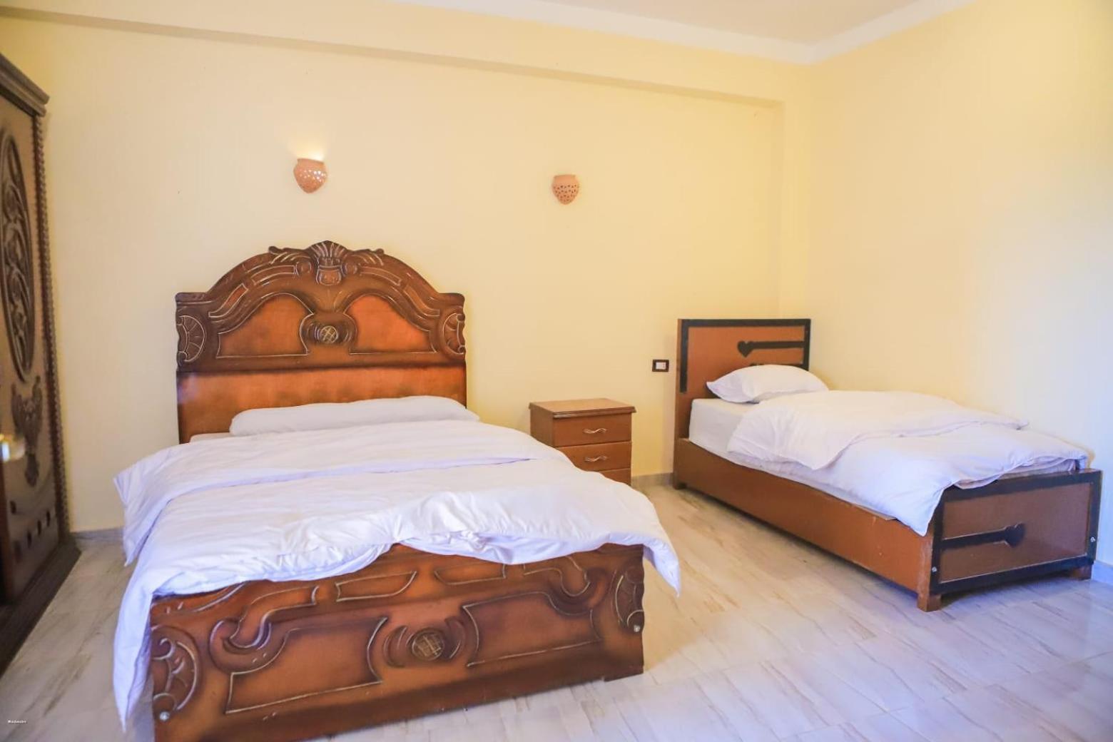 Quiet Gate Guest House Al Aqalitah Bagian luar foto