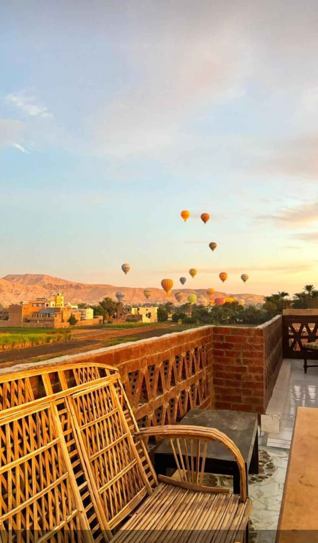Quiet Gate Guest House Al Aqalitah Bagian luar foto